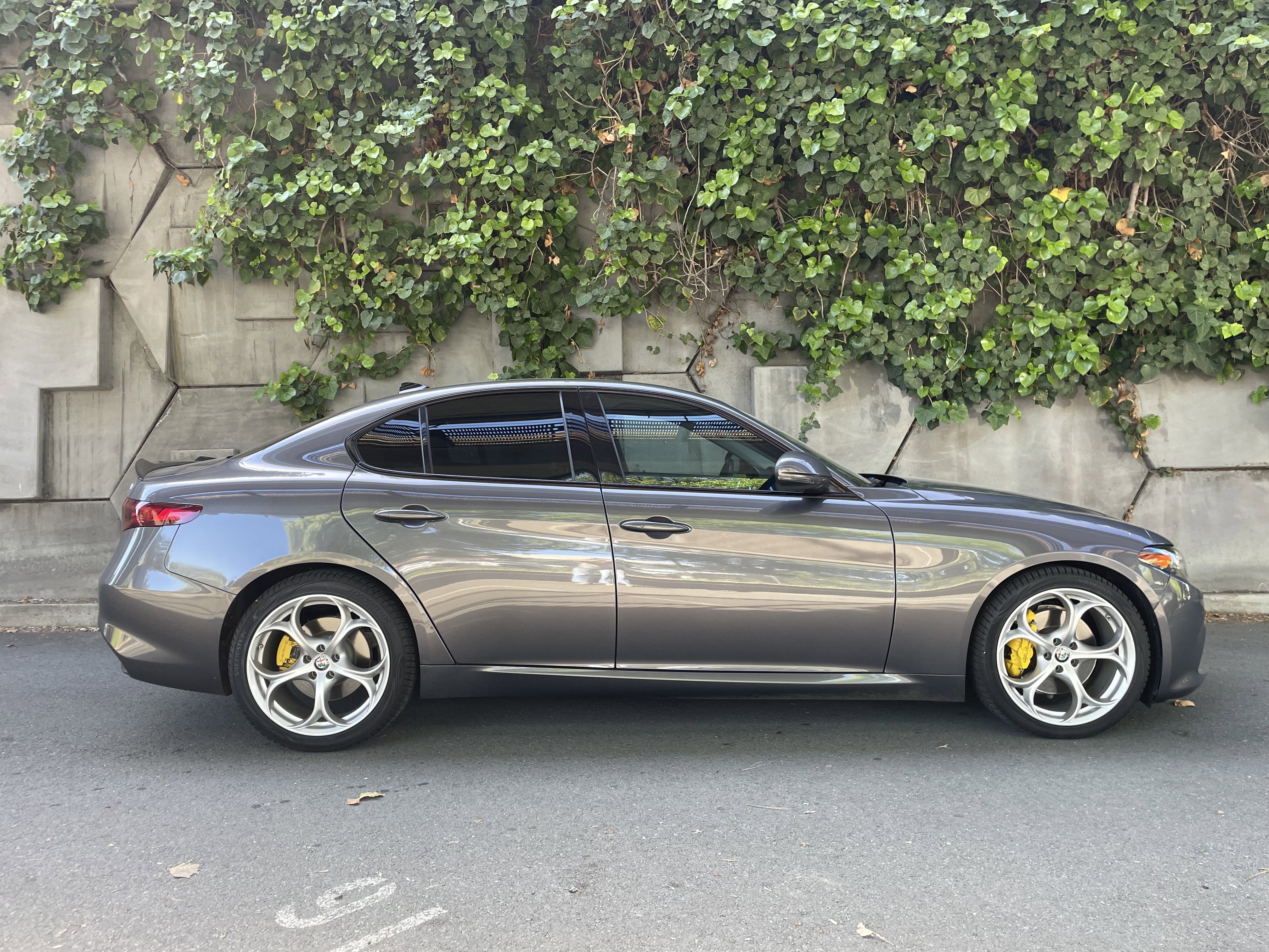 Used 2019 Alfa Romeo Giulia Ti Sport w/ Quick Order Package 22S Sport image 2