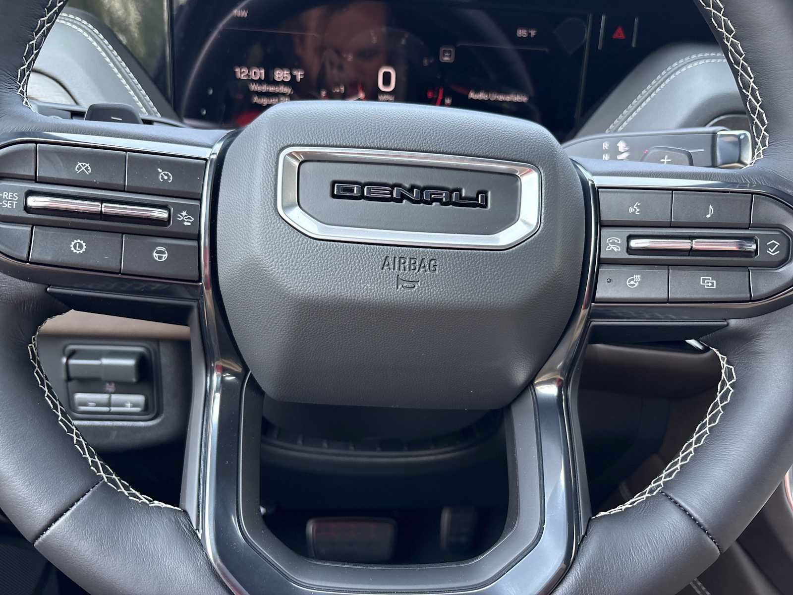 New 2026 GMC Yukon Denali Ultimate AWD/4WD image 9