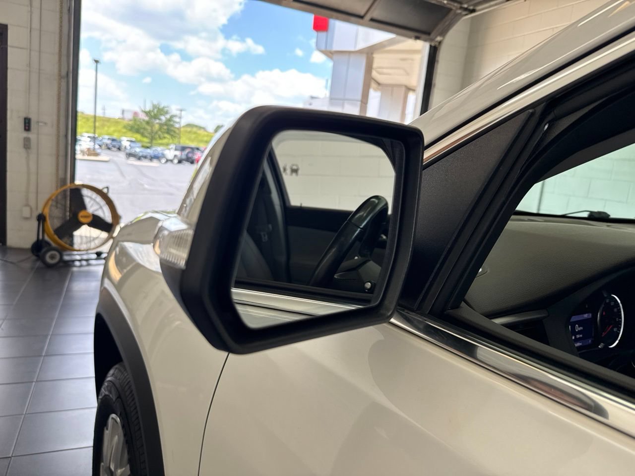 Used 2021 GMC Acadia SLT w/ Preferred Package FWD image 14