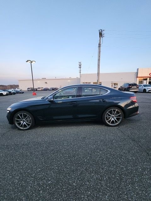 Used 2025 Genesis G70 2.5T image 4