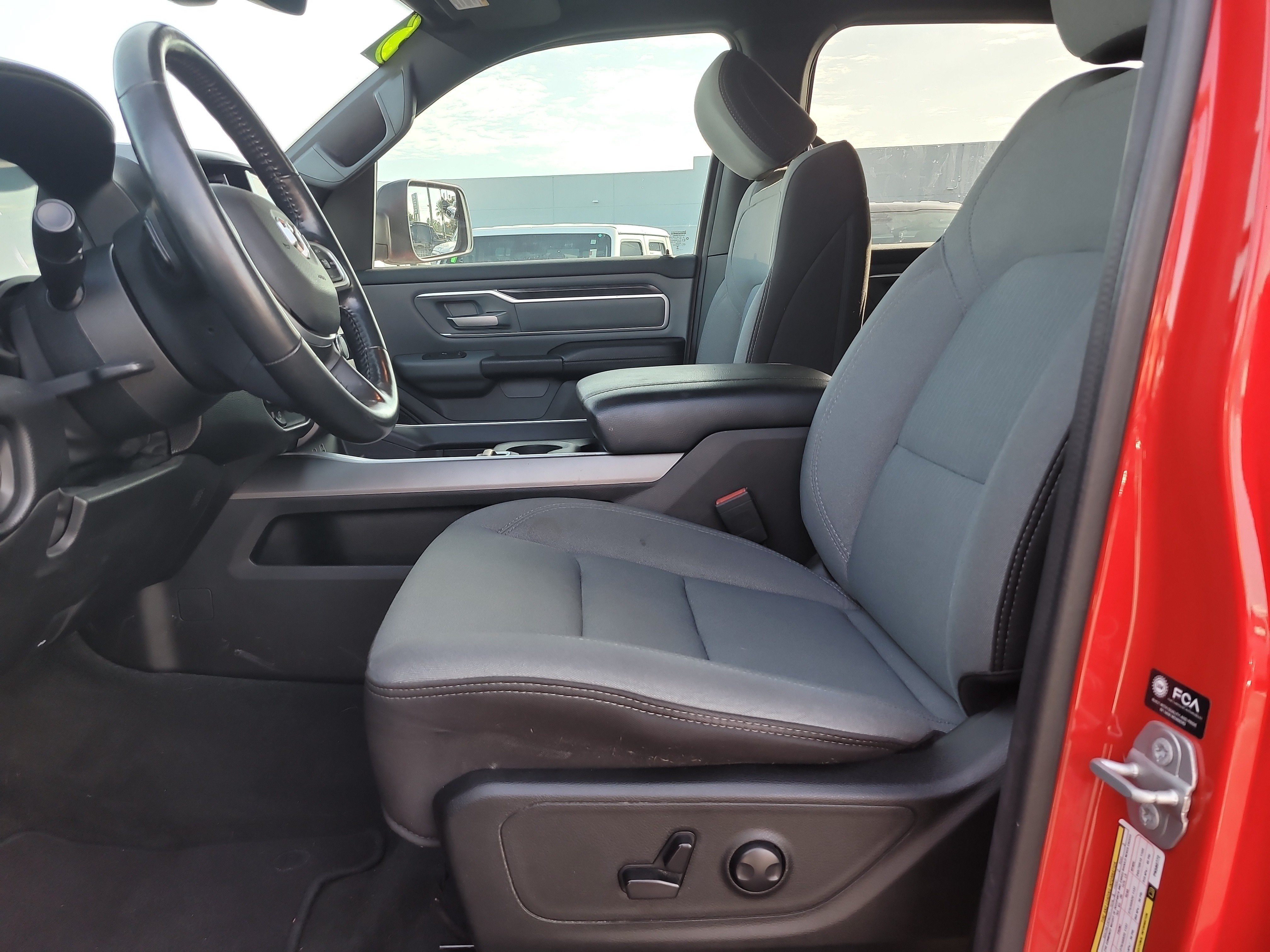 Used 2023 RAM 1500 Big Horn AWD/4WD image 18
