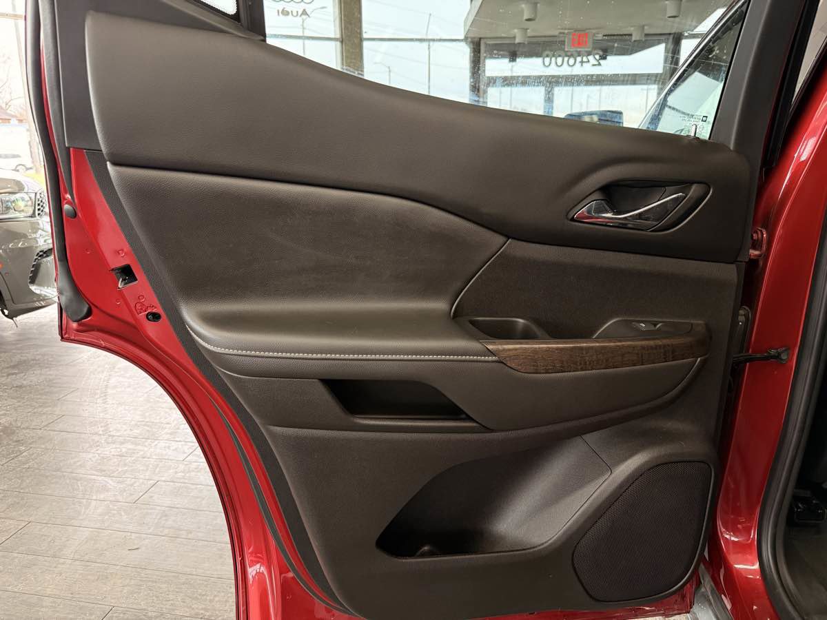 Used 2023 GMC Acadia Denali FWD image 29