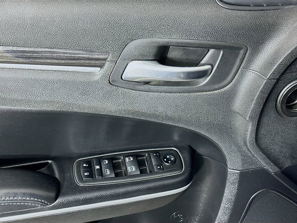 Used 2019 Chrysler 300 Touring w/ Sport Appearance Package image 23