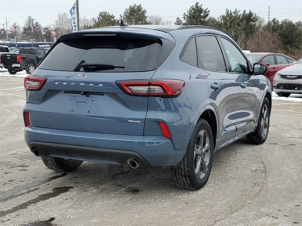 Used 2023 Ford Escape ST-Line image 4