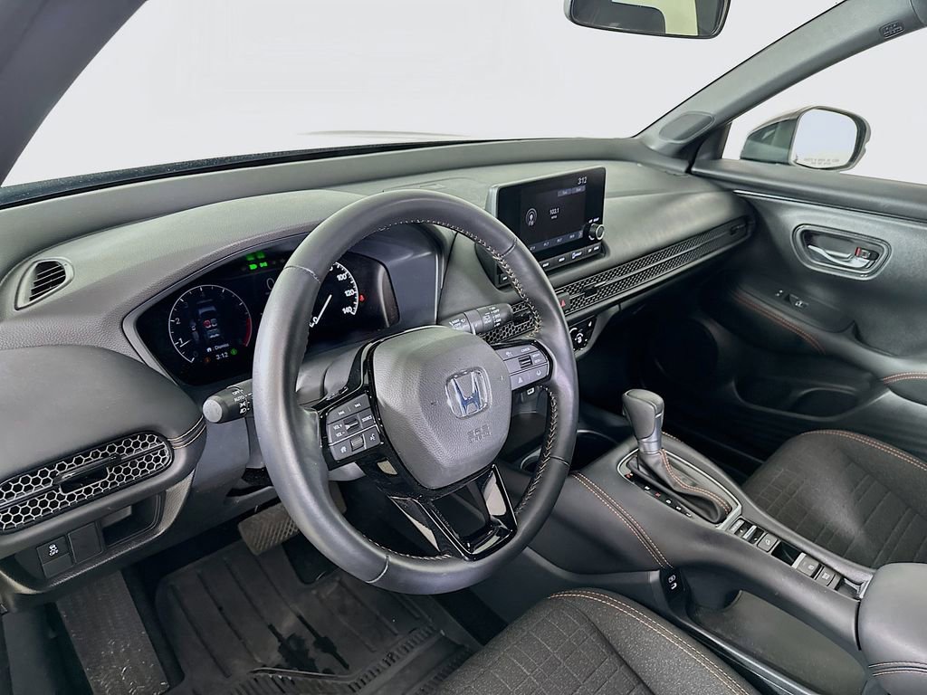 Certified 2025 Honda HR-V Sport image 10