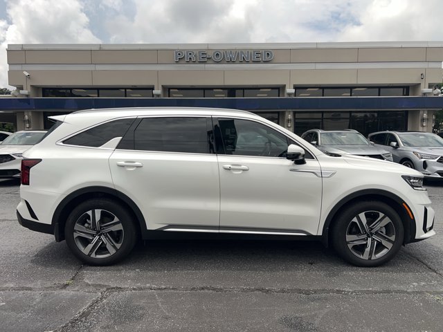 Used 2023 Kia Sorento SX Prestige w/ Panoramic Sunroof Package AWD/4WD image 6