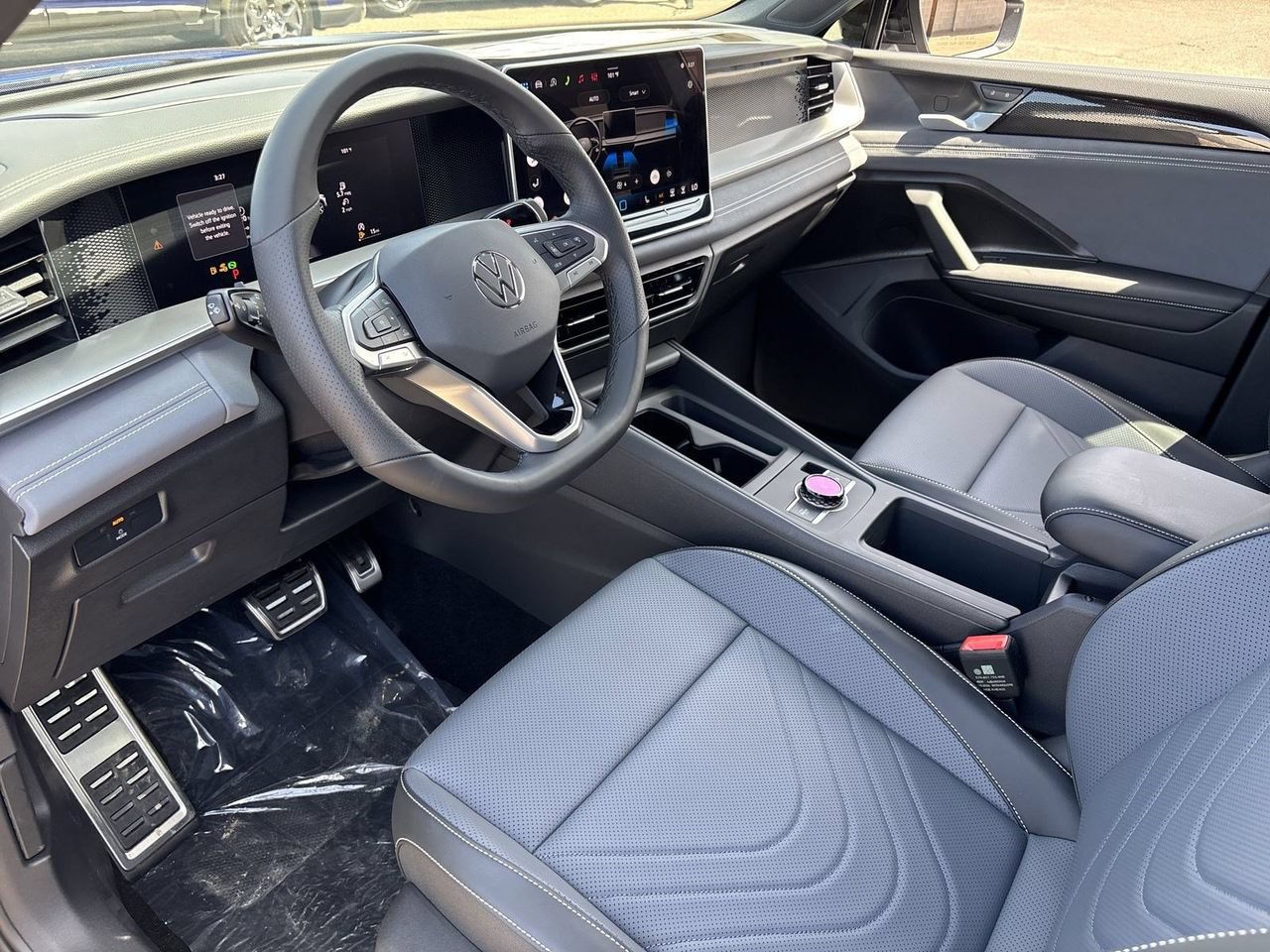 New 2026 Volkswagen Tiguan SE R-Line FWD image 14