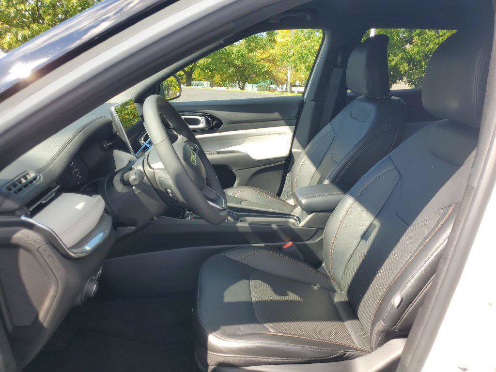 Used 2023 Jeep Compass Limited AWD/4WD image 5