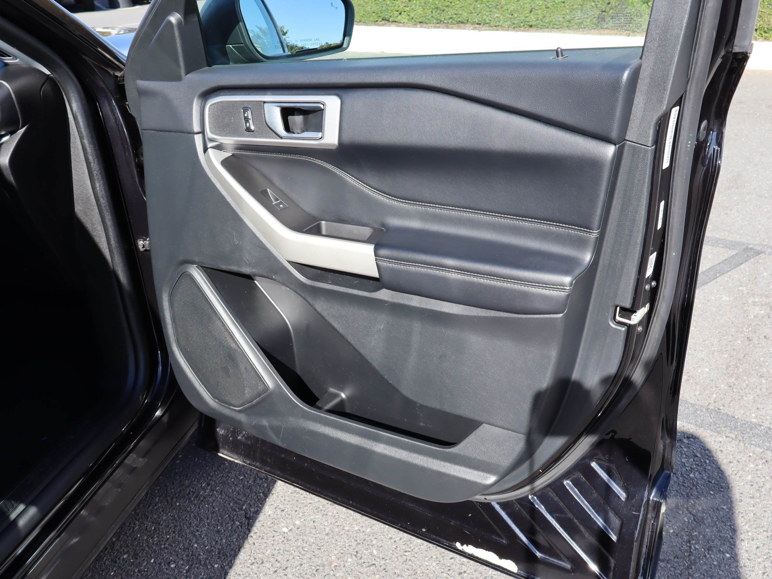 Used 2023 Ford Explorer XLT w/ Equipment Group 202A AWD/4WD image 37