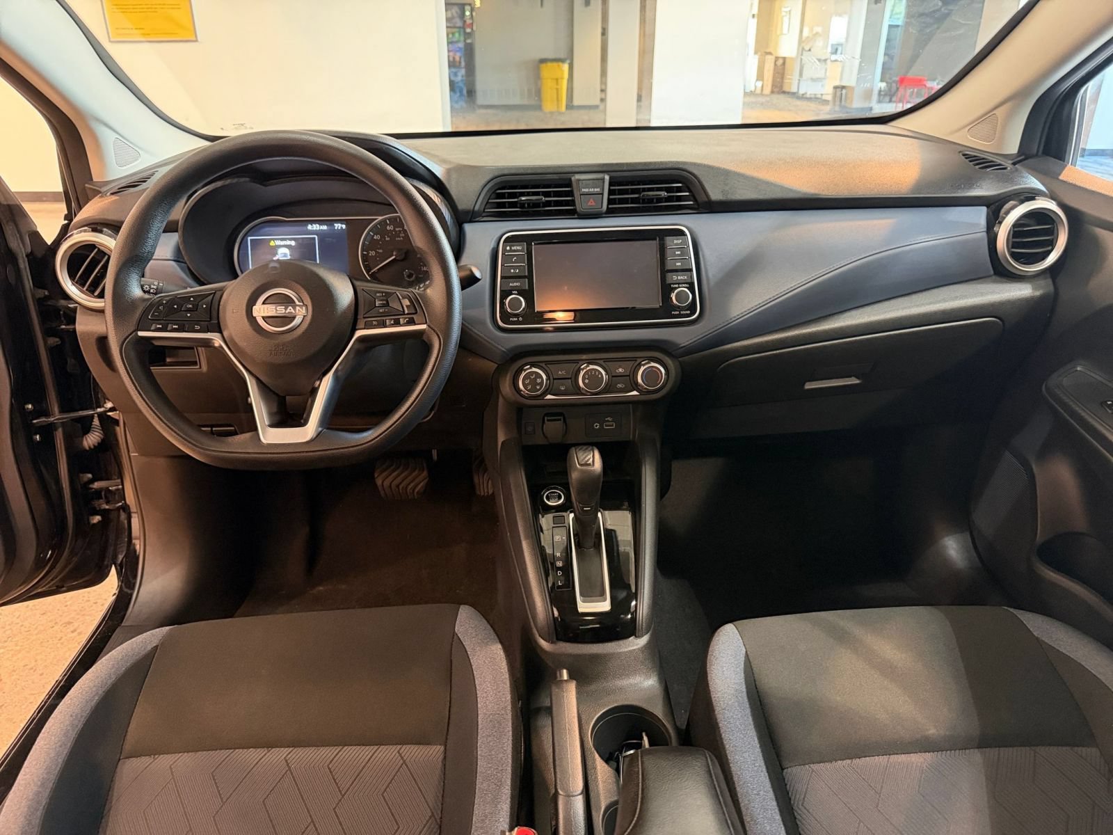 Used 2025 Nissan Versa SV FWD image 31