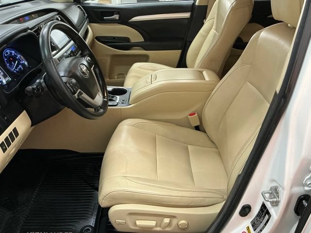 Used 2018 Toyota Highlander XLE AWD/4WD image 13