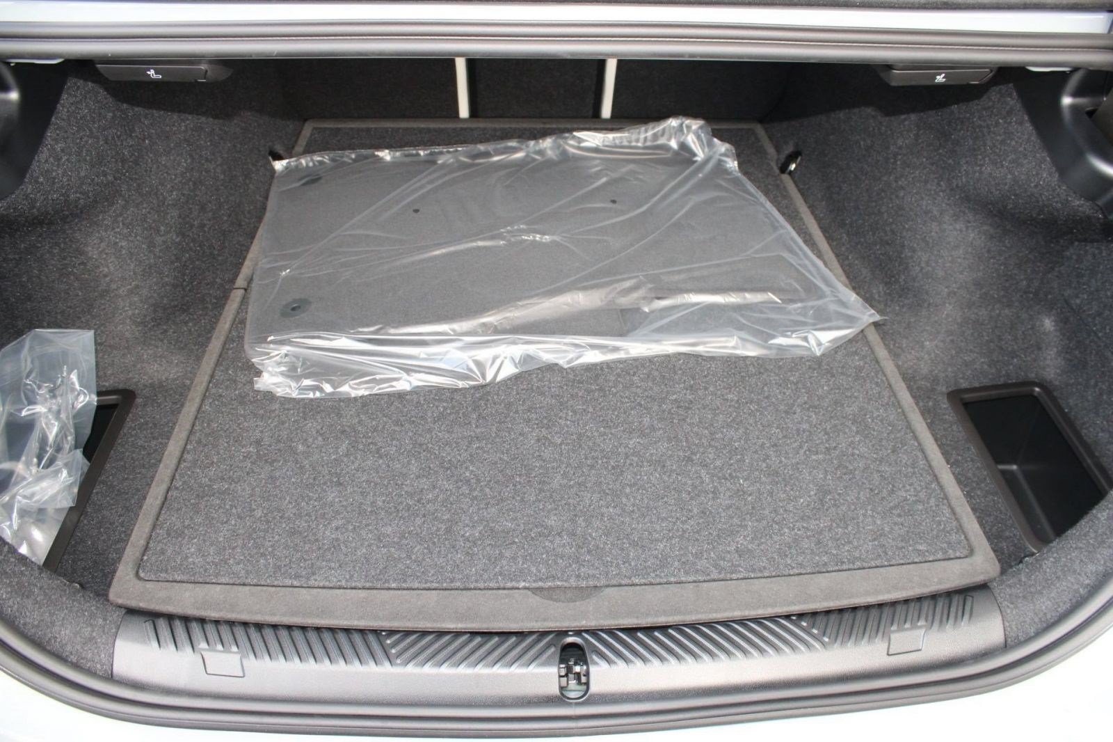 Used 2026 BMW 530i w/ M Sport Package RWD image 24