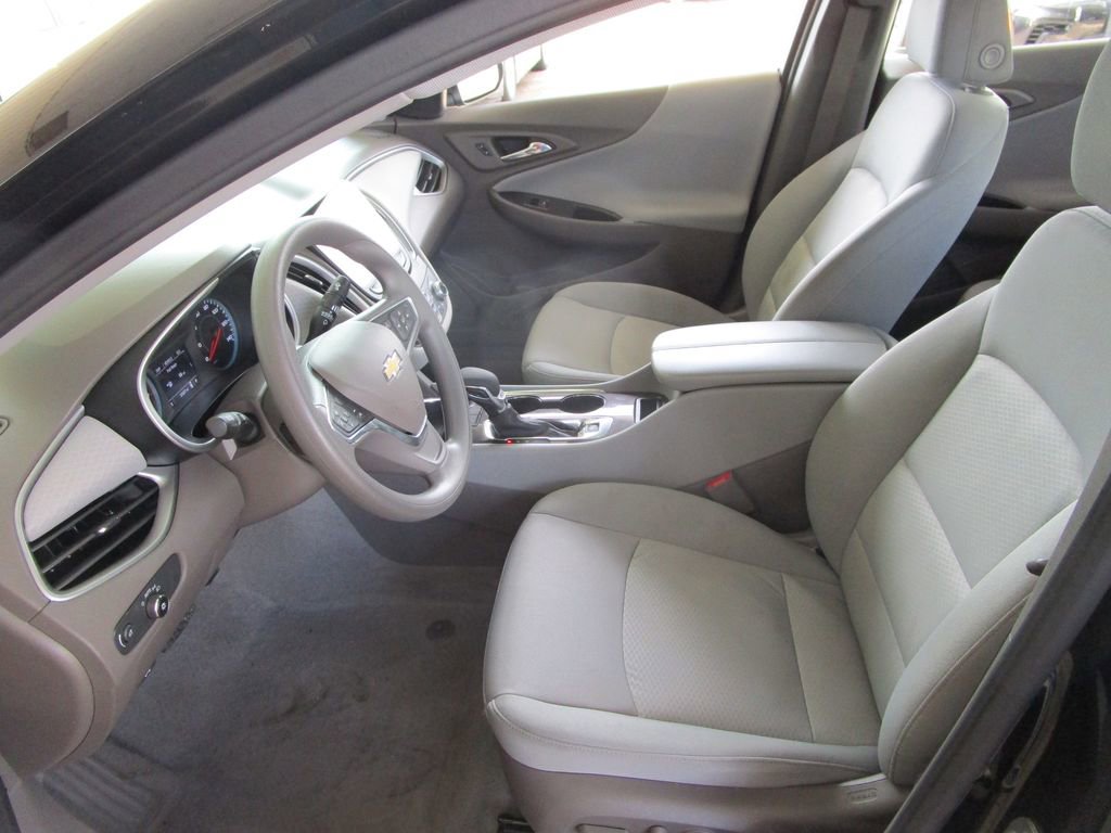 Used 2025 Chevrolet Malibu LT image 16