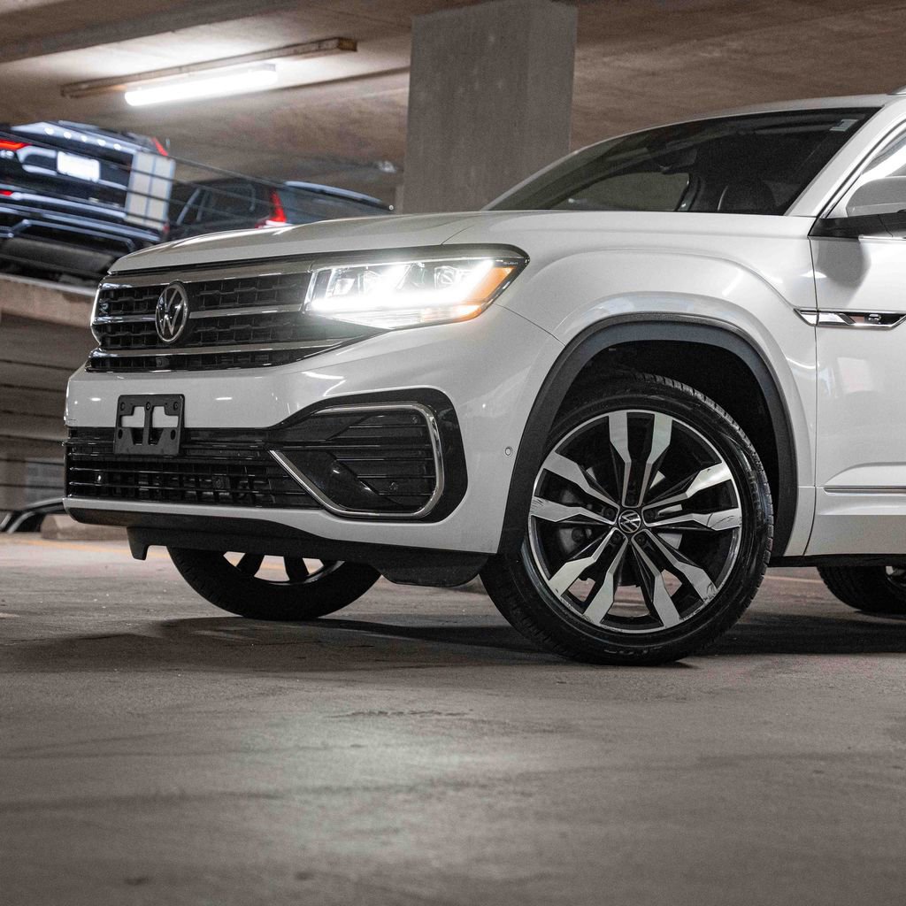 Certified 2022 Volkswagen Atlas SEL Premium AWD/4WD image 2
