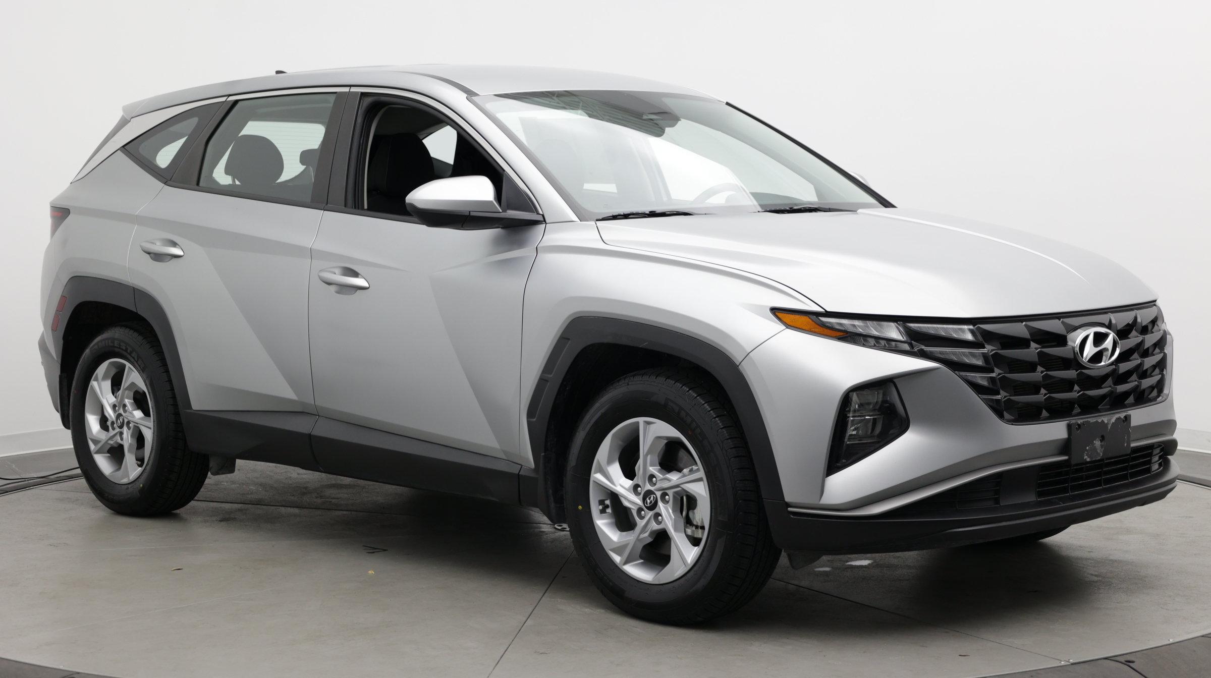 Used 2024 Hyundai Tucson SE FWD image 3