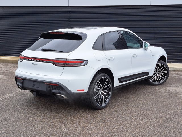Used 2026 Porsche Macan AWD/4WD image 7