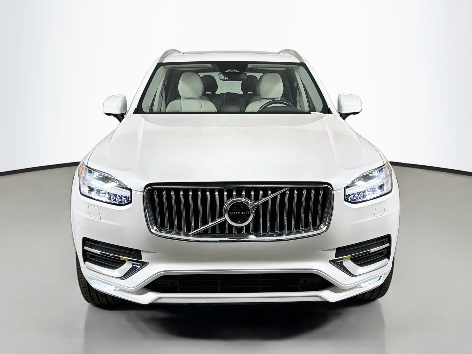 Used 2024 Volvo XC90 B5 Plus w/ Protection Package Premier AWD/4WD image 2