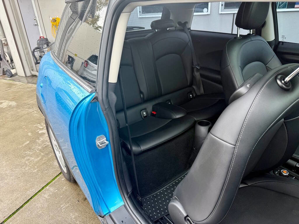 Used 2016 MINI Cooper 2-Door Hardtop image 16
