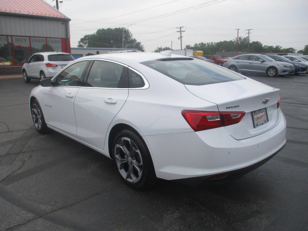 Used 2024 Chevrolet Malibu LT image 3