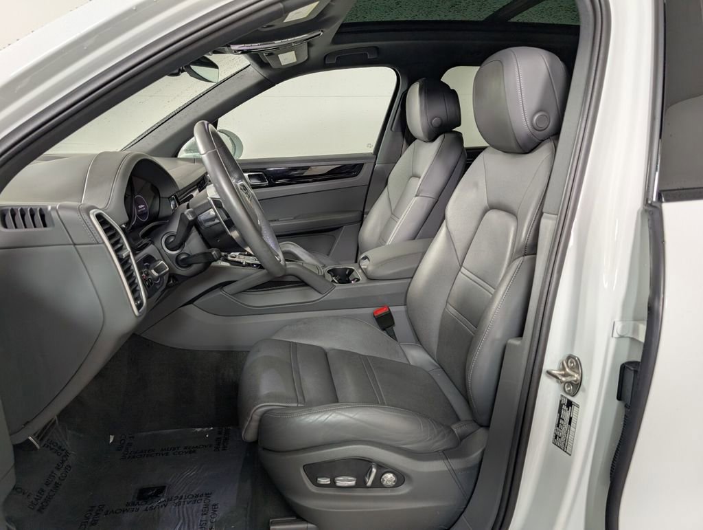 Used 2021 Porsche Cayenne S image 12
