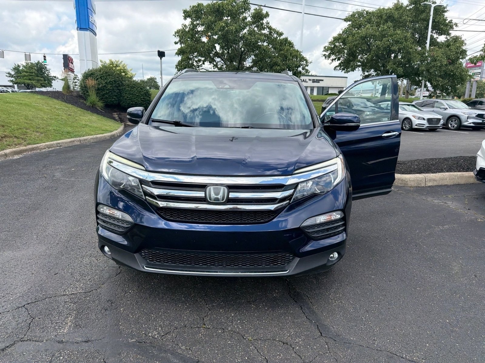 Used 2018 Honda Pilot Elite image 3