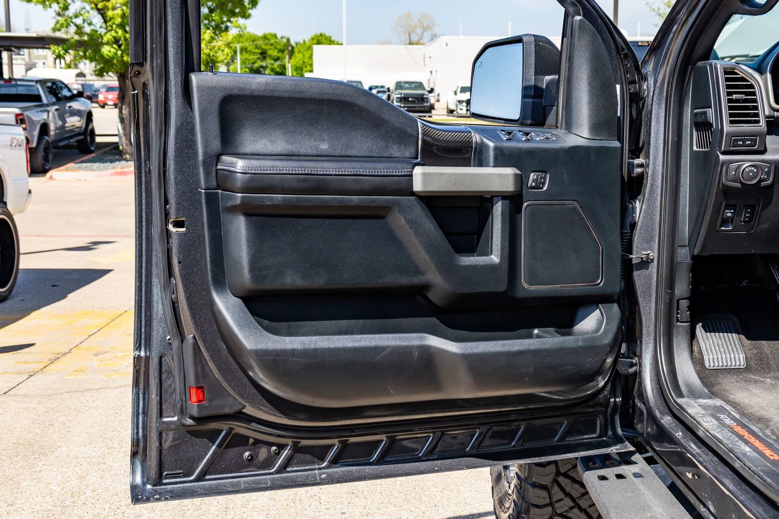 Used 2019 Ford F150 Raptor image 32