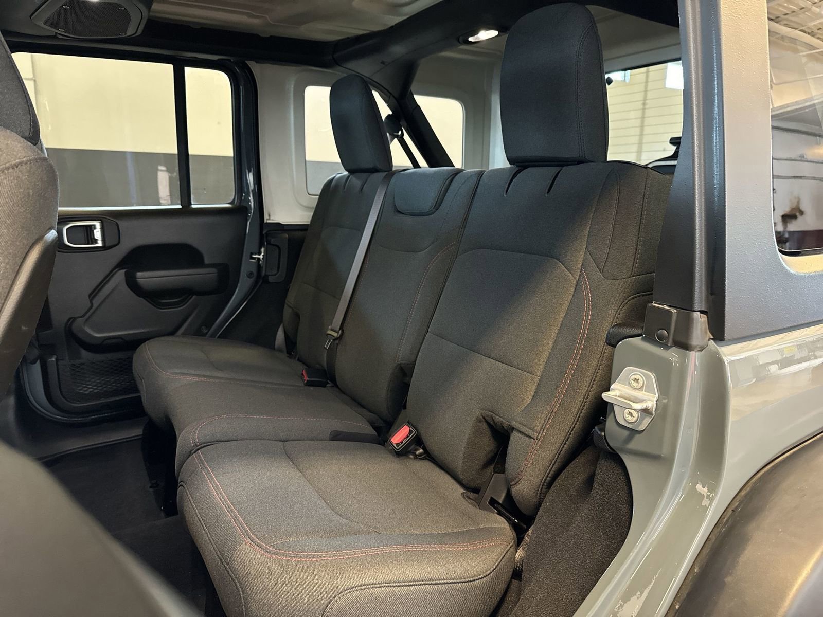 Used 2025 Jeep Wrangler Rubicon image 20