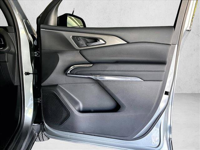 Used 2025 Chevrolet Traverse LT FWD image 19