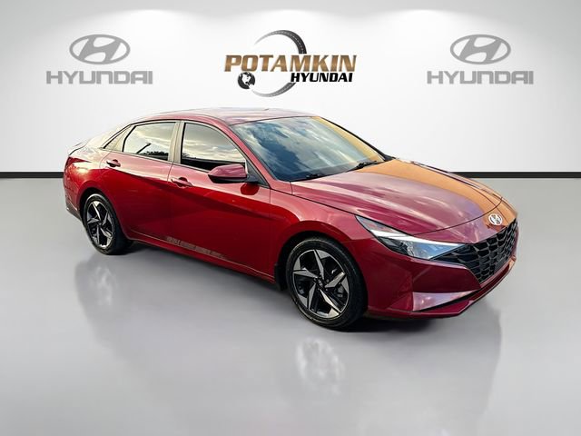 Used 2023 Hyundai Elantra SEL w/ Convenience Package image 3