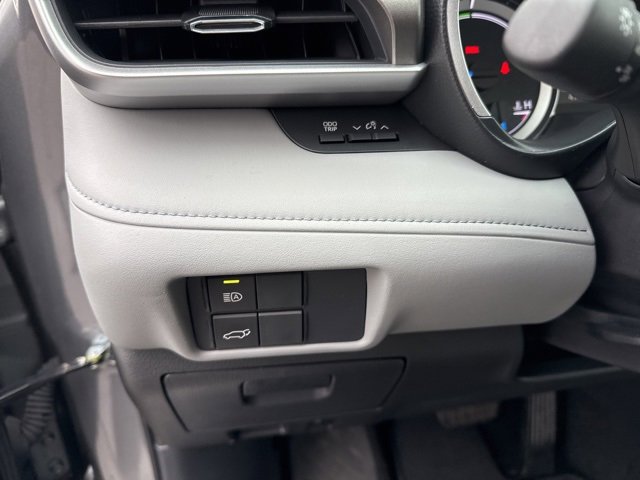 Used 2025 Toyota Highlander XLE image 26
