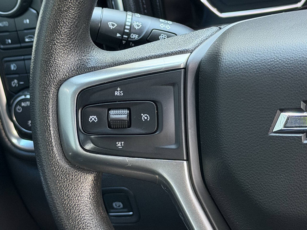 Used 2020 Chevrolet Silverado 1500 RST w/ RST Value Package AWD/4WD image 27