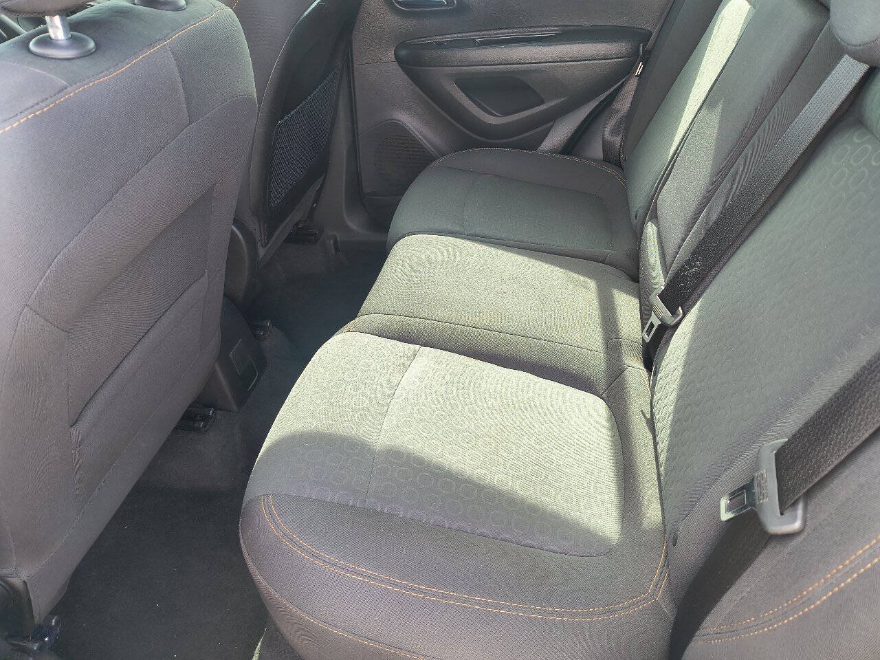 Used 2019 Chevrolet Trax LS FWD image 17