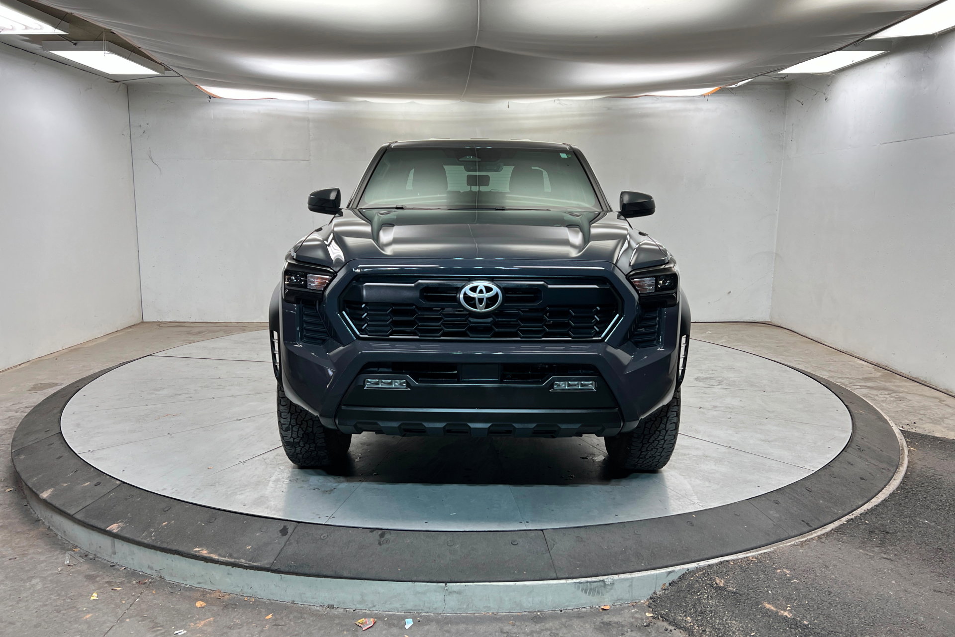 Used 2024 Toyota Tacoma TRD Off-Road image 8