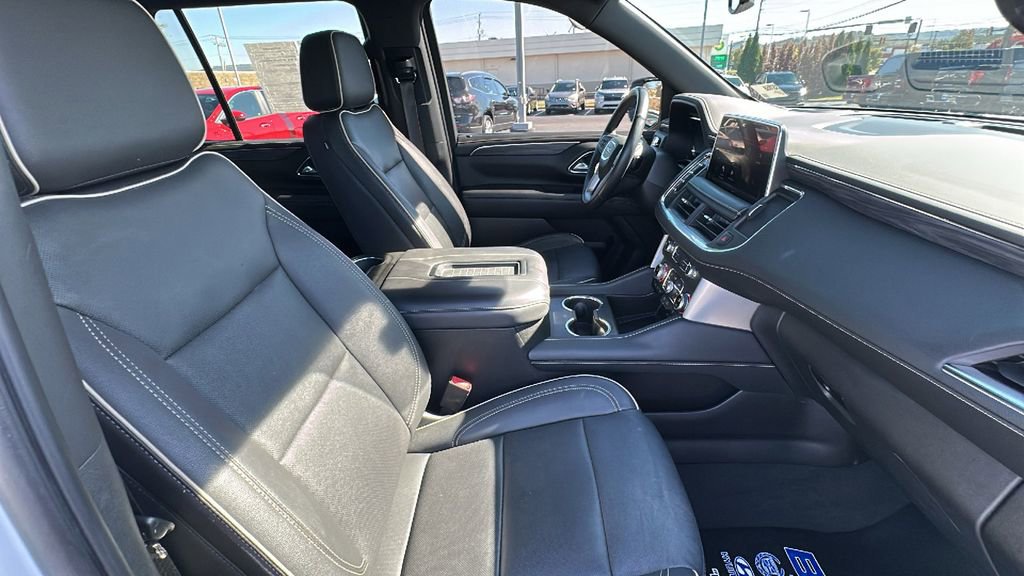 Used 2022 GMC Yukon SLT w/ SLT Premium Package image 15