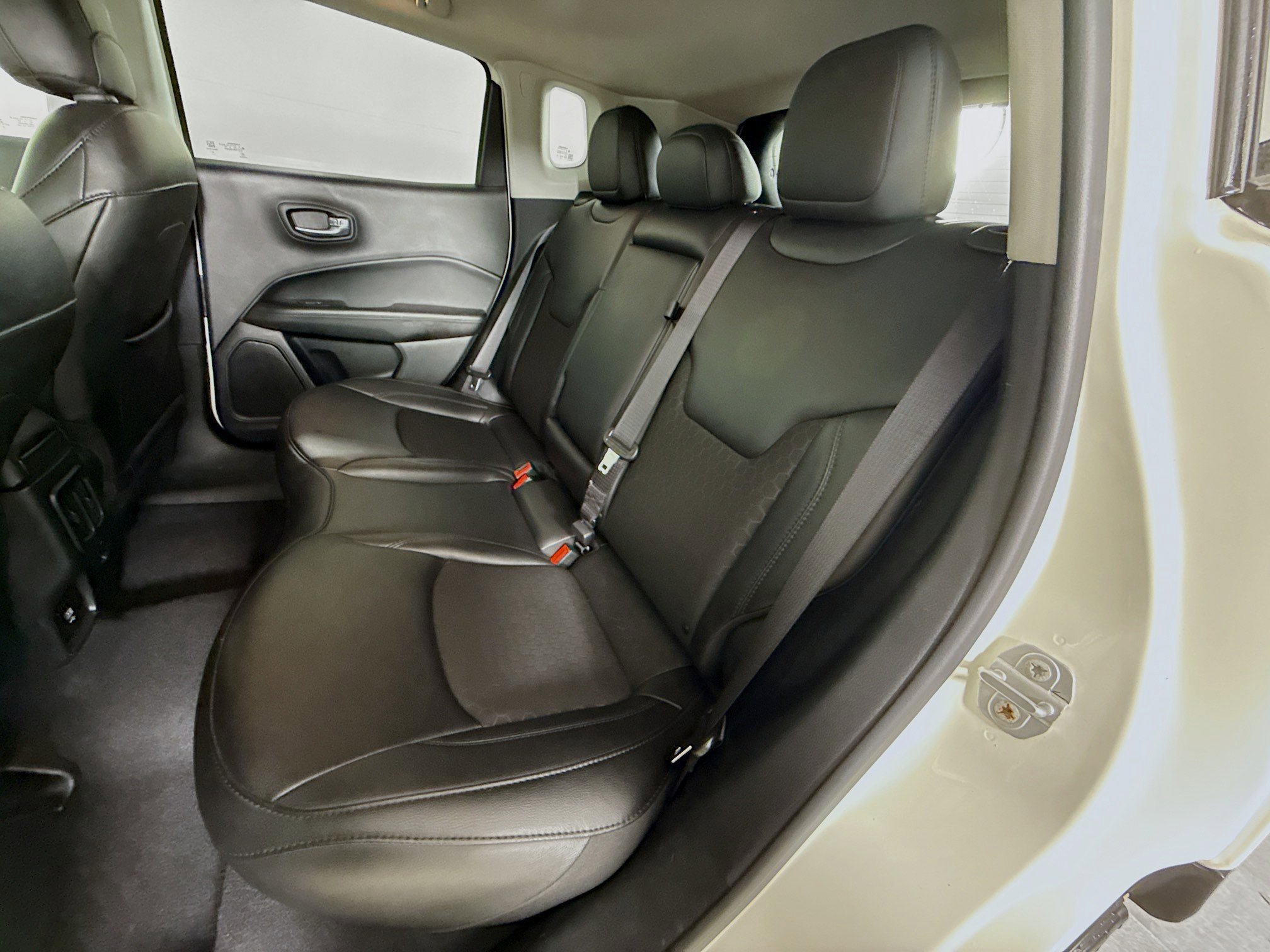 Used 2021 Jeep Compass Latitude image 27