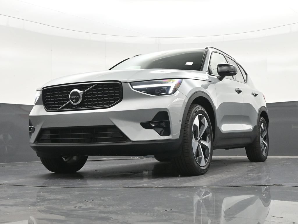 New 2026 Volvo XC40 B5 Plus w/ Protection Package Premier AWD/4WD image 28