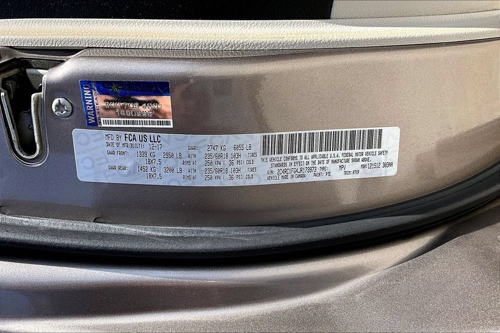 Used 2018 Chrysler Pacifica Touring Plus w/ Tire & Wheel Group FWD image 34
