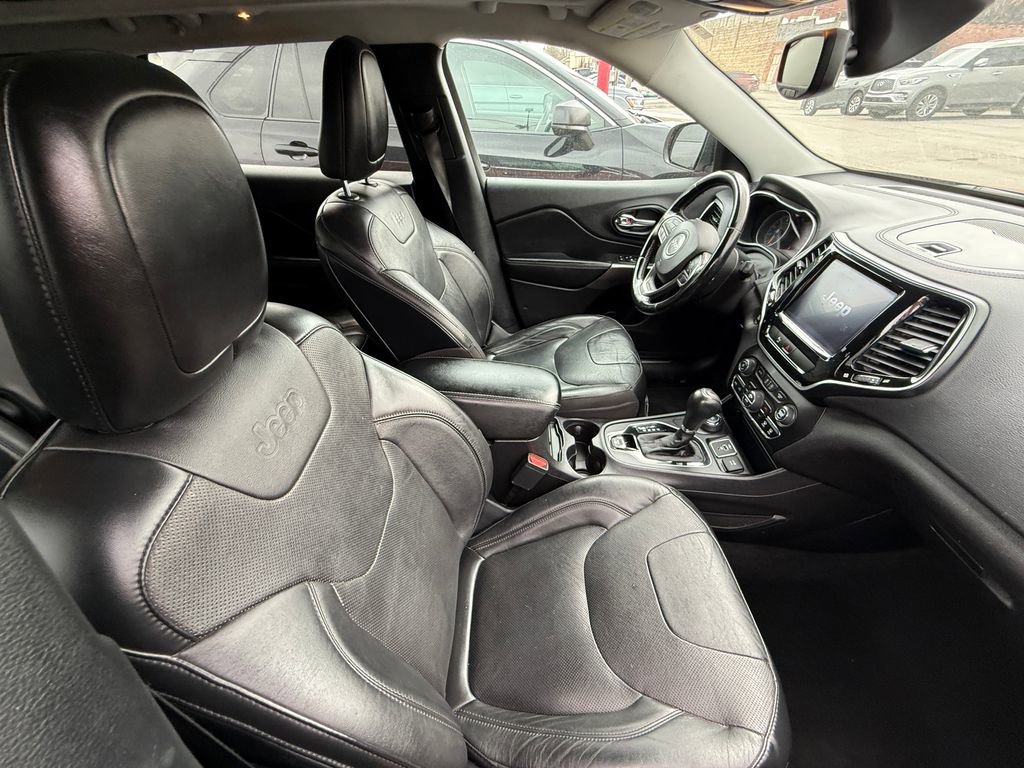 Used 2020 Jeep Cherokee Limited image 11