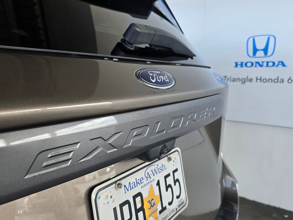 Used 2021 Ford Explorer XLT image 58