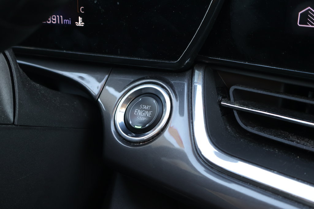 Used 2024 Chevrolet Trax ACTIV w/ Sunroof Package FWD image 30