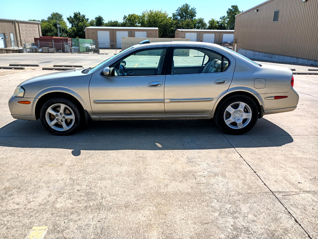 Used 2000 Nissan Maxima GLE image 8