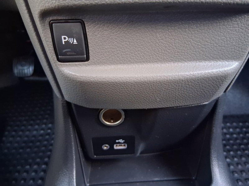 Used 2020 Nissan NV200 SV w/ Back Door Glass Package FWD image 11