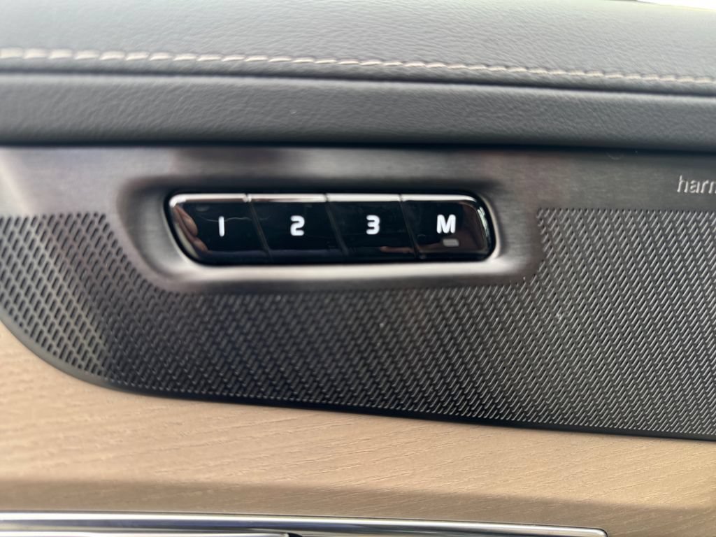 New 2027 Volvo XC90 B6 Plus AWD/4WD image 12
