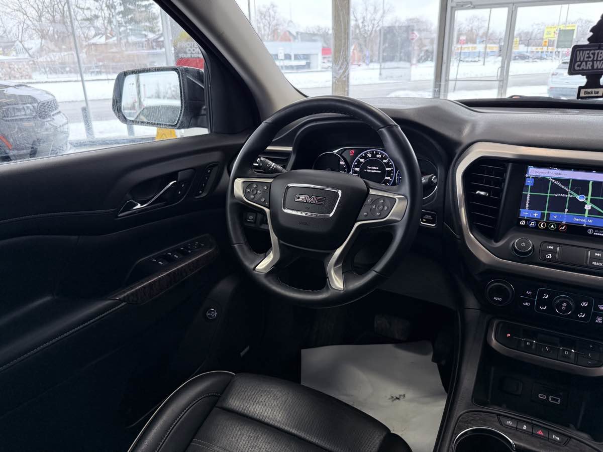 Used 2023 GMC Acadia Denali w/ Denali Ultimate Package AWD/4WD image 45