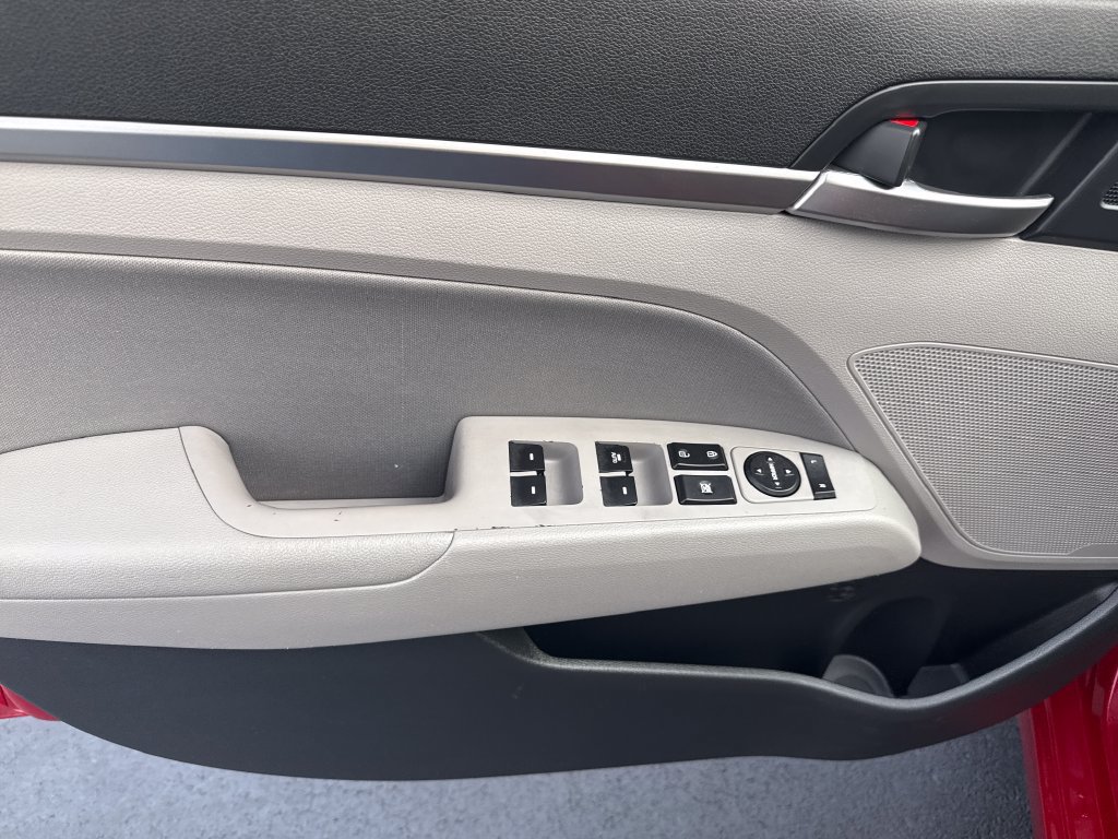Used 2020 Hyundai Elantra Value Edition w/ Cargo Package (C1) FWD image 8
