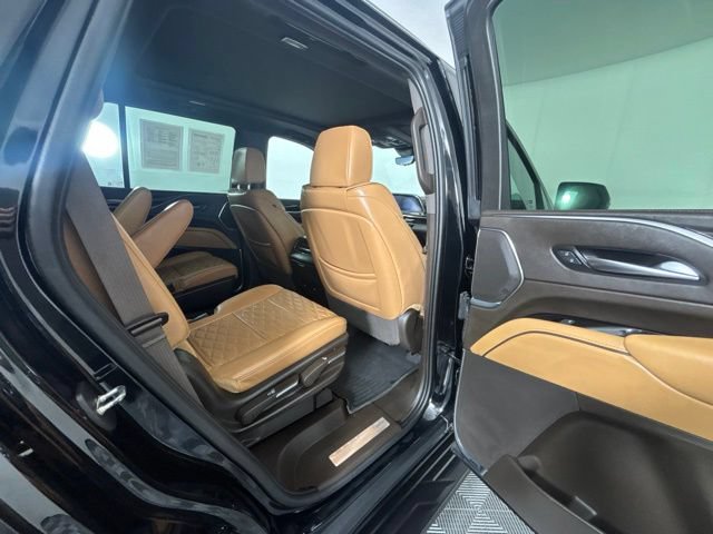 Used 2023 Cadillac Escalade Sport w/ LPO, ONYX Package AWD/4WD image 38