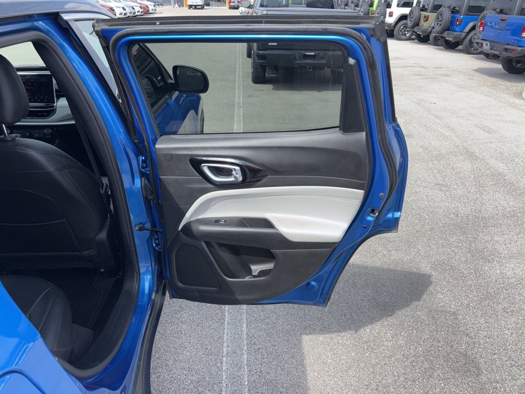 Used 2025 Jeep Compass Limited AWD/4WD image 34