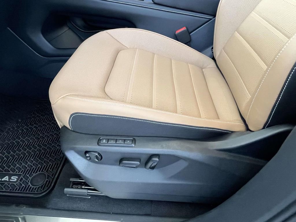 New 2026 Volkswagen Atlas Cross Sport SEL R-Line image 15