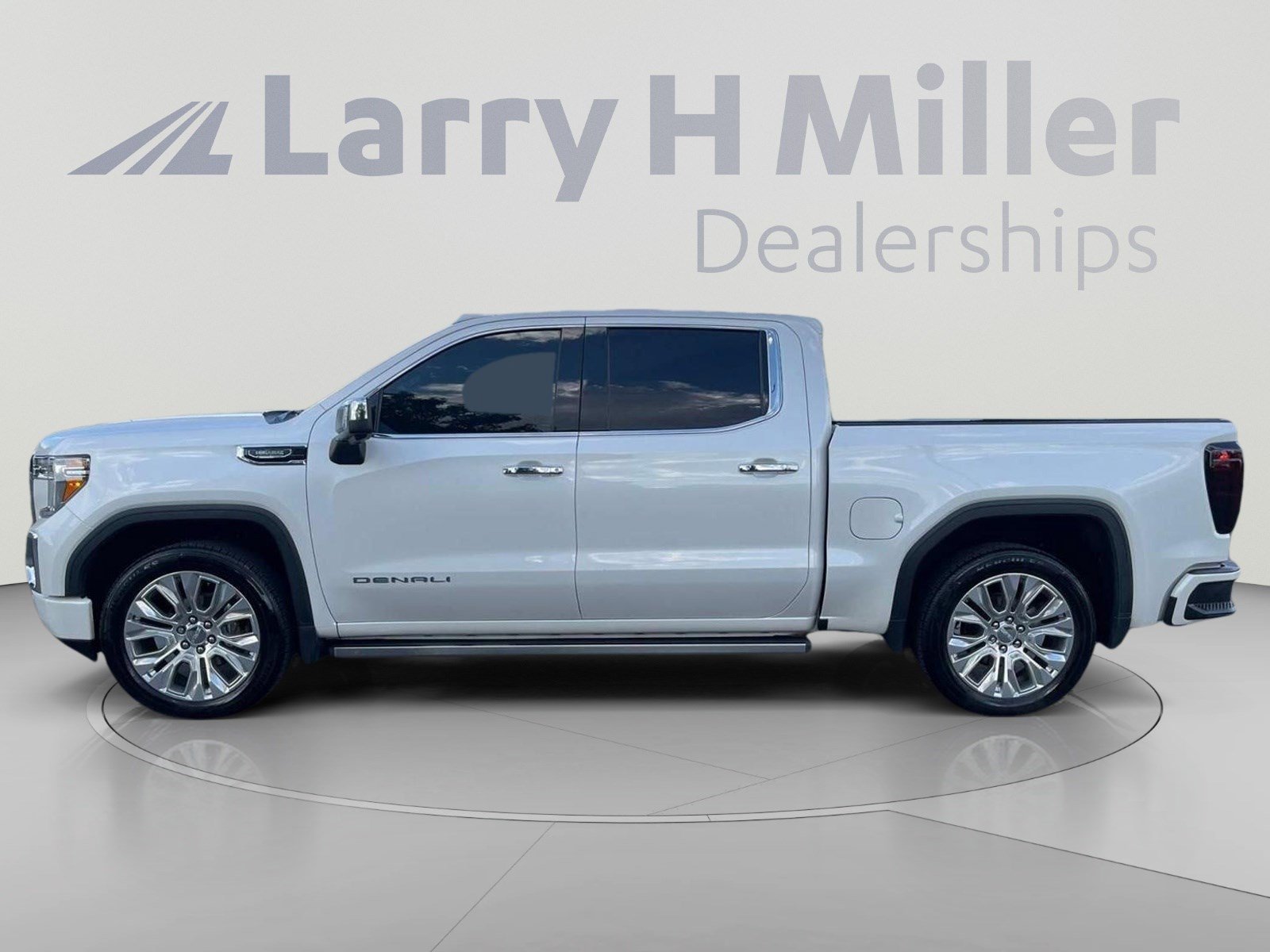 Used 2020 GMC Sierra 1500 Denali w/ Denali Ultimate Package AWD/4WD image 2