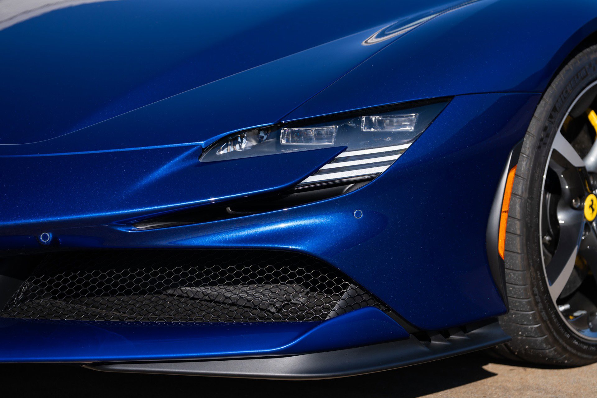 Used 2025 Ferrari SF90 Spider image 22